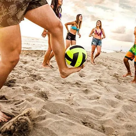 Single-story Near The Sea, Ustronie